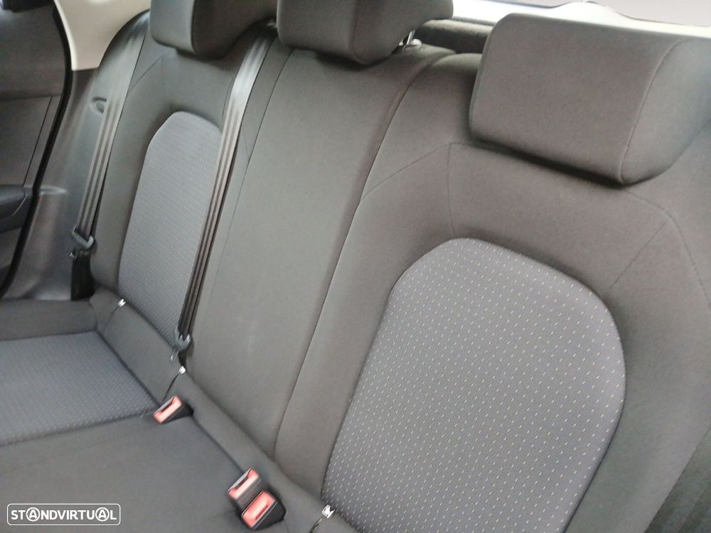 SEAT Arona - 13