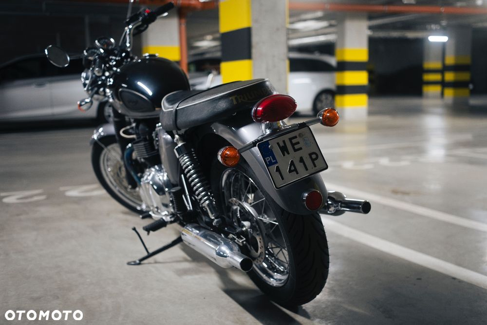 Triumph Bonneville - 5