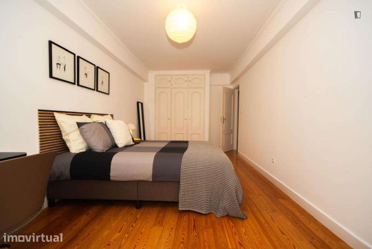 Quarto - localizado em Penha Lisbon - Grande imagem: 5/15