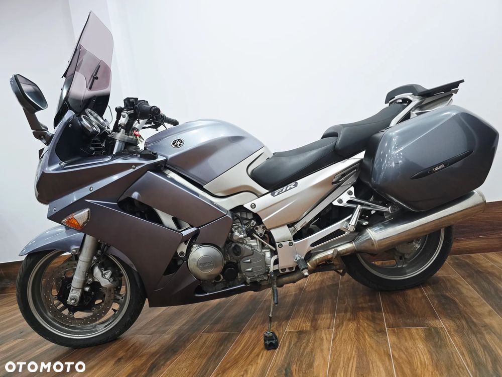 Yamaha FJR - 2