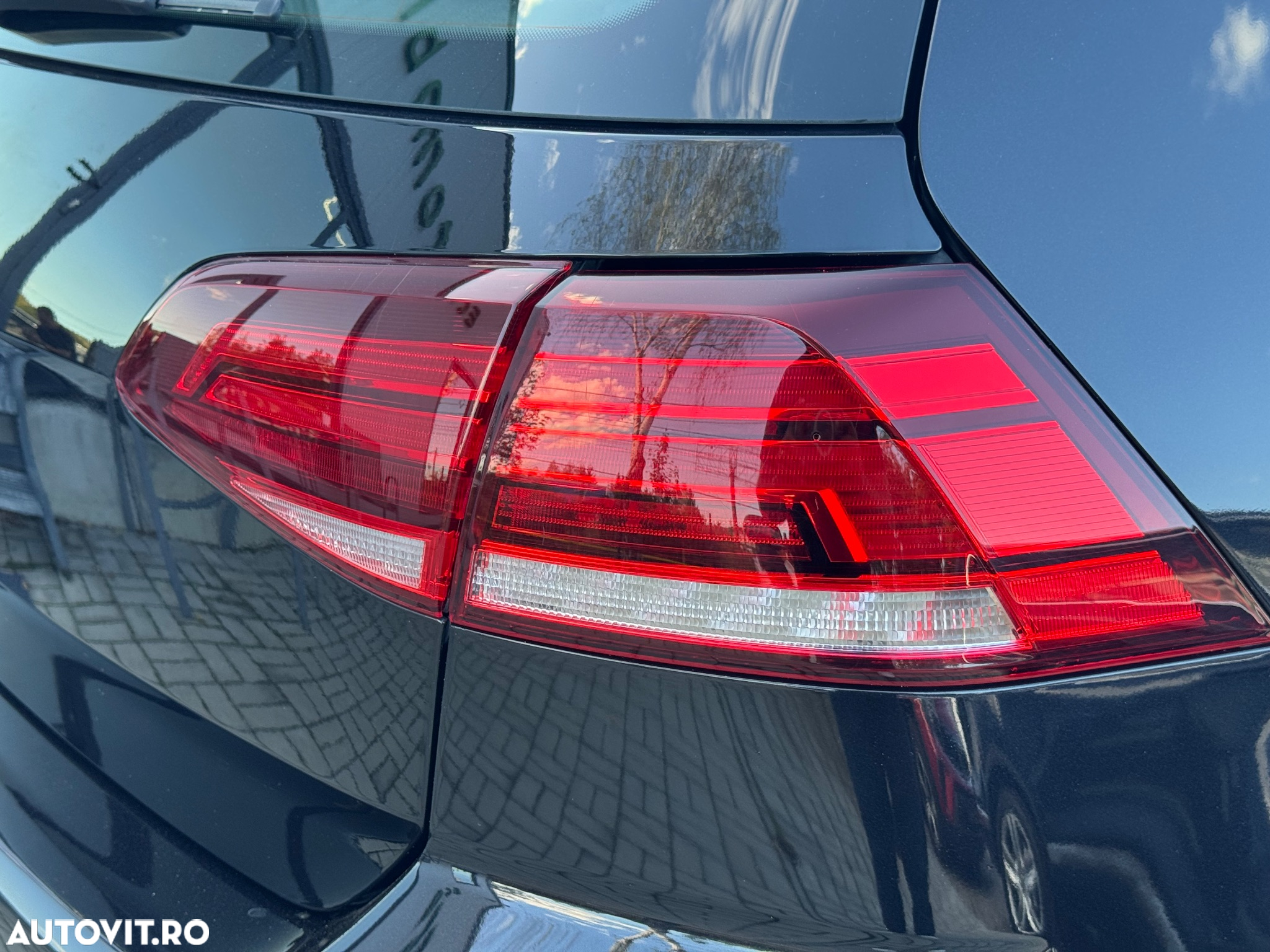 Volkswagen Golf 2.0 TDI Comfortline - 9