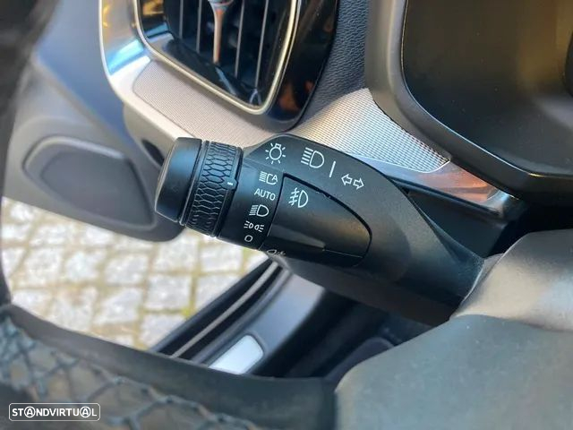 Volvo V60 2.0 T6 AWD TE Plus Dark - 19