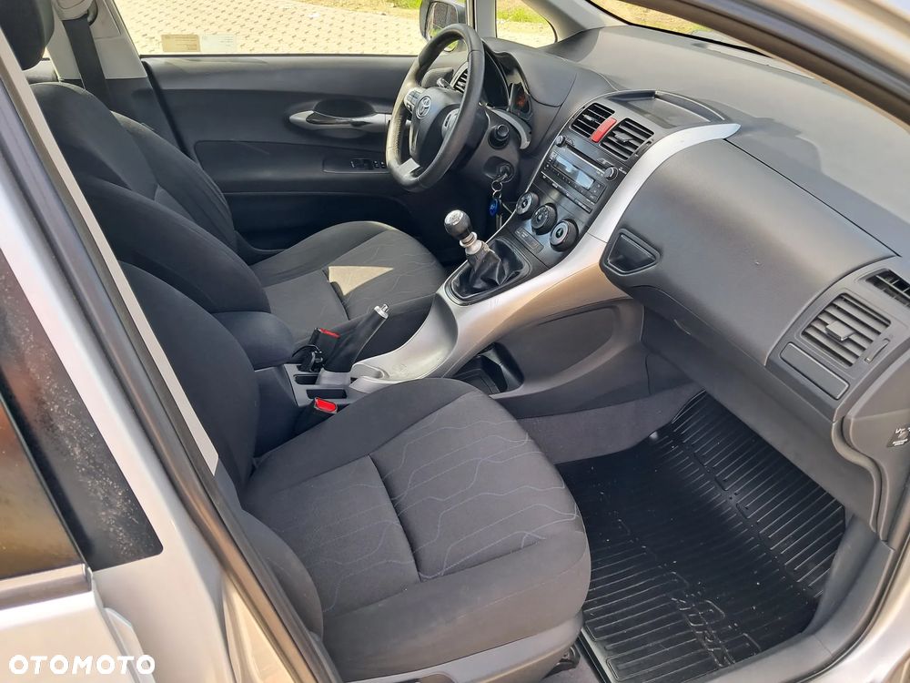 Toyota Auris 1.33 Dual-VVT-i Comfort - 17