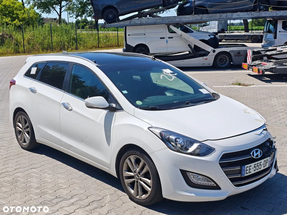 Hyundai i30 1.6 CRDi Fifa World Cup Edition - 31