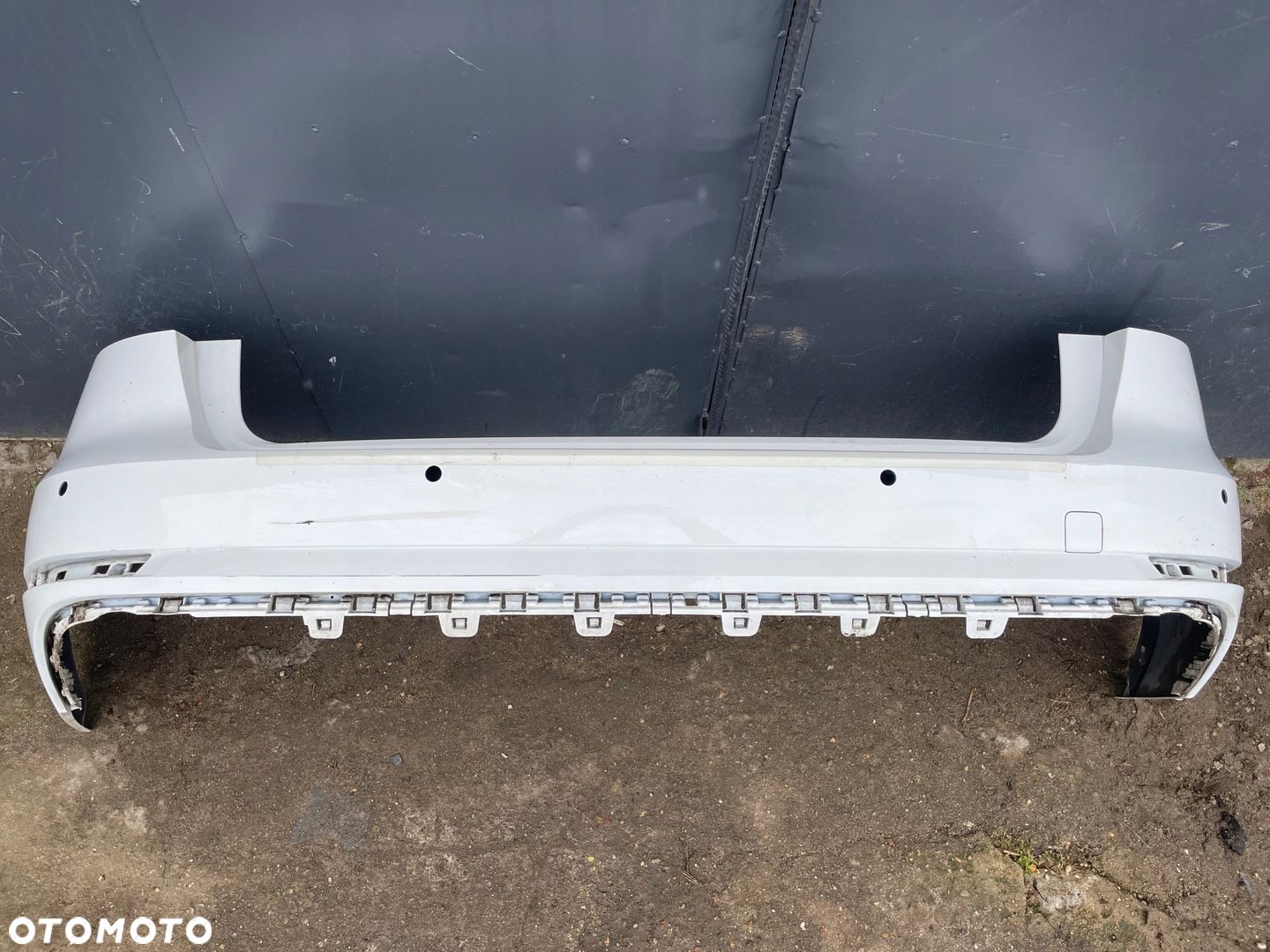 Audi A4 B9 kombi zderzak tył tylny - 1