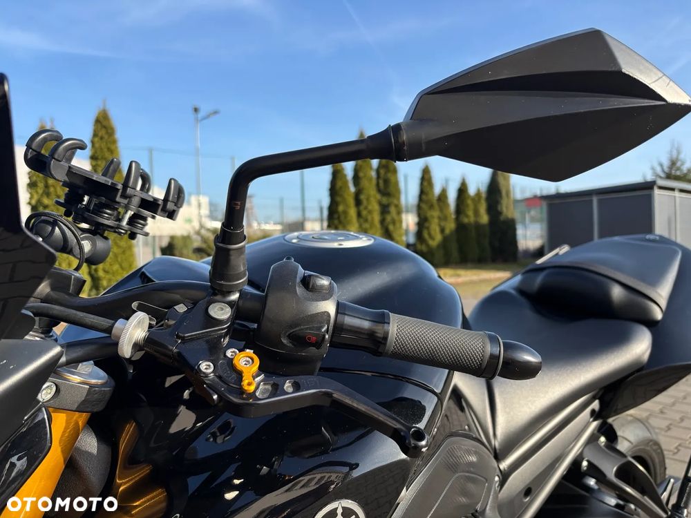 Yamaha FZ8 - 9