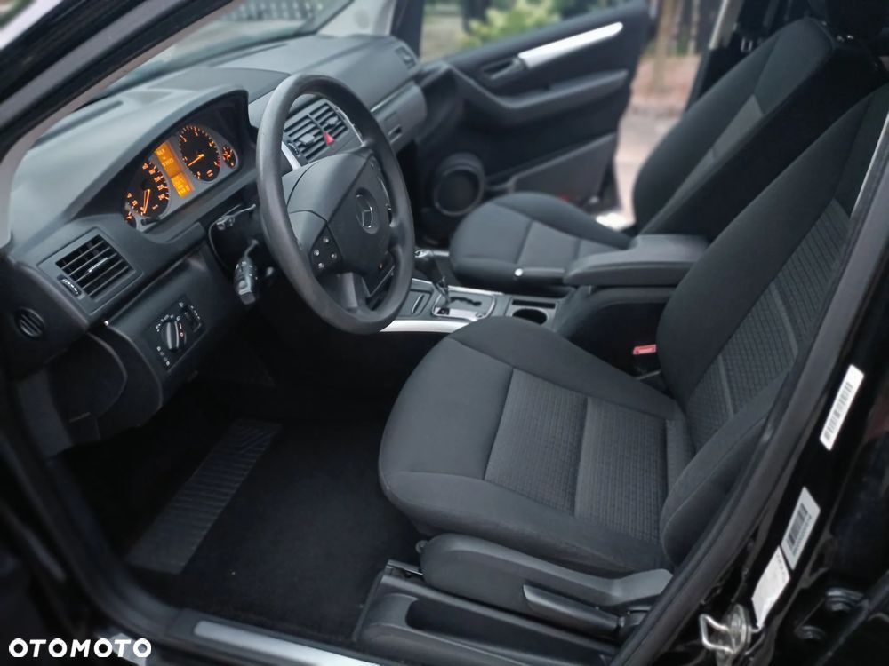 Mercedes-Benz Klasa B 180 CDI Autotronic - 14