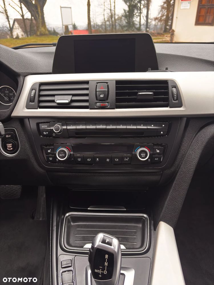 BMW Seria 3 320d Efficient Dynamics Edition - 17