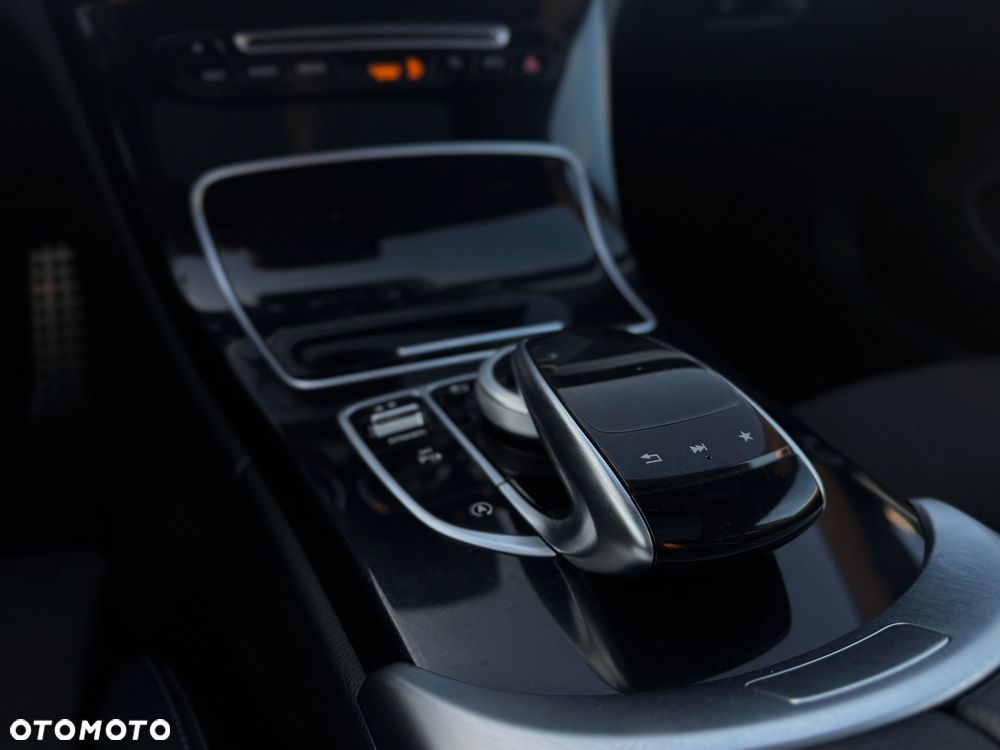 Mercedes-Benz Klasa C 200 4-Matic 9G-Tronic - 20