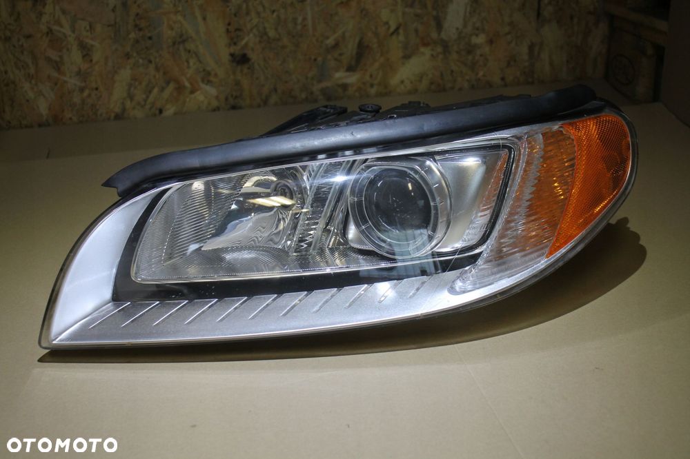 volvo v70 s80 xc70 lewy xenon skrętny, lewa lampa skrętna 31353532 europa - 1