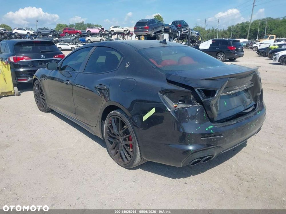 Maserati Ghibli - 12