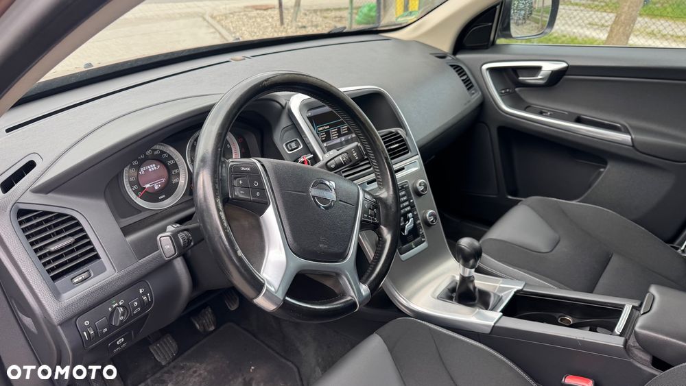 Volvo XC 60 2.4D AWD Momentum - 26