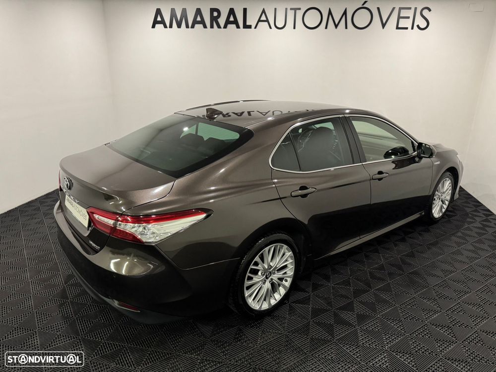 Toyota Camry 2.5 Hybrid Luxury - 27