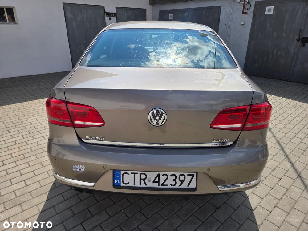 Volkswagen Passat 2.0 TDI Comfortline - 6