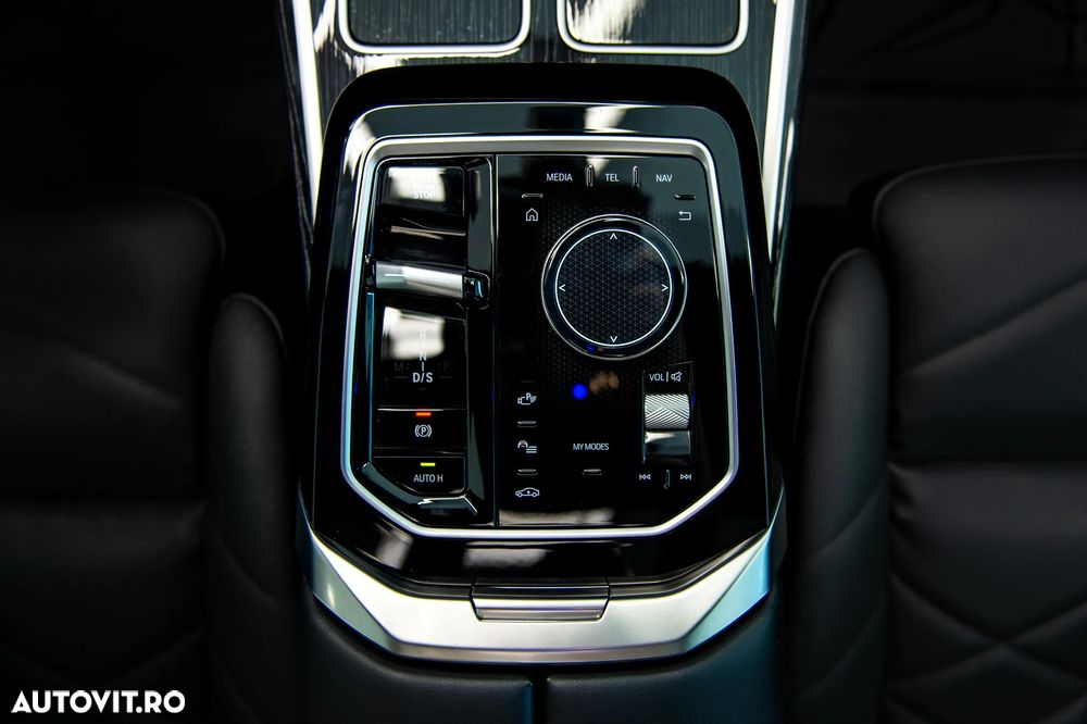 BMW Seria 7 740d xDrive MHEV - 27