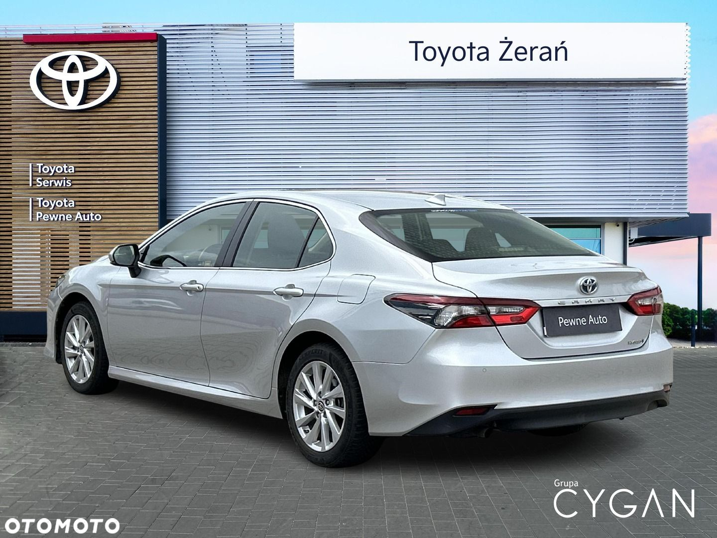 Toyota Camry - 7