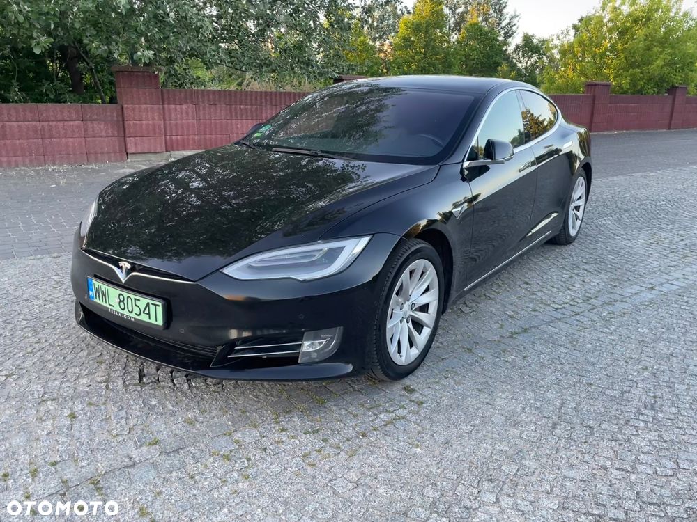 Tesla Model S - 1