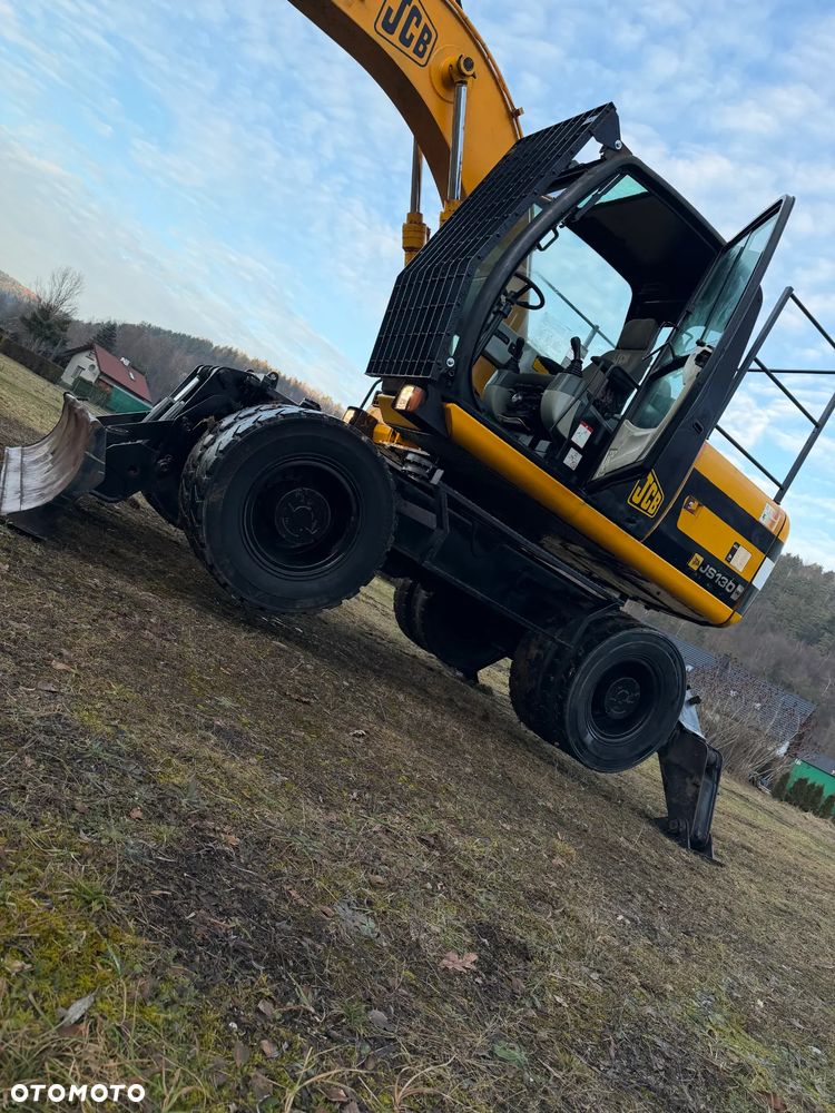 JCB JS130W Koparka Kołowa 13ton z Łapami podporami Hydr.! Najlepszy niezawodny Silnik ISUZU 105 KM. Długie ramię PLUS. Sprowadzona z Norwegii Pracowała przy śmieciach! ZADBANA bez luzów i wycieków! KLIMA. Zamki na tłokach. Potężna moc! Okazja TANIO! - 13