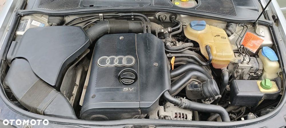 Audi A4 Limousine 1.8 - 8