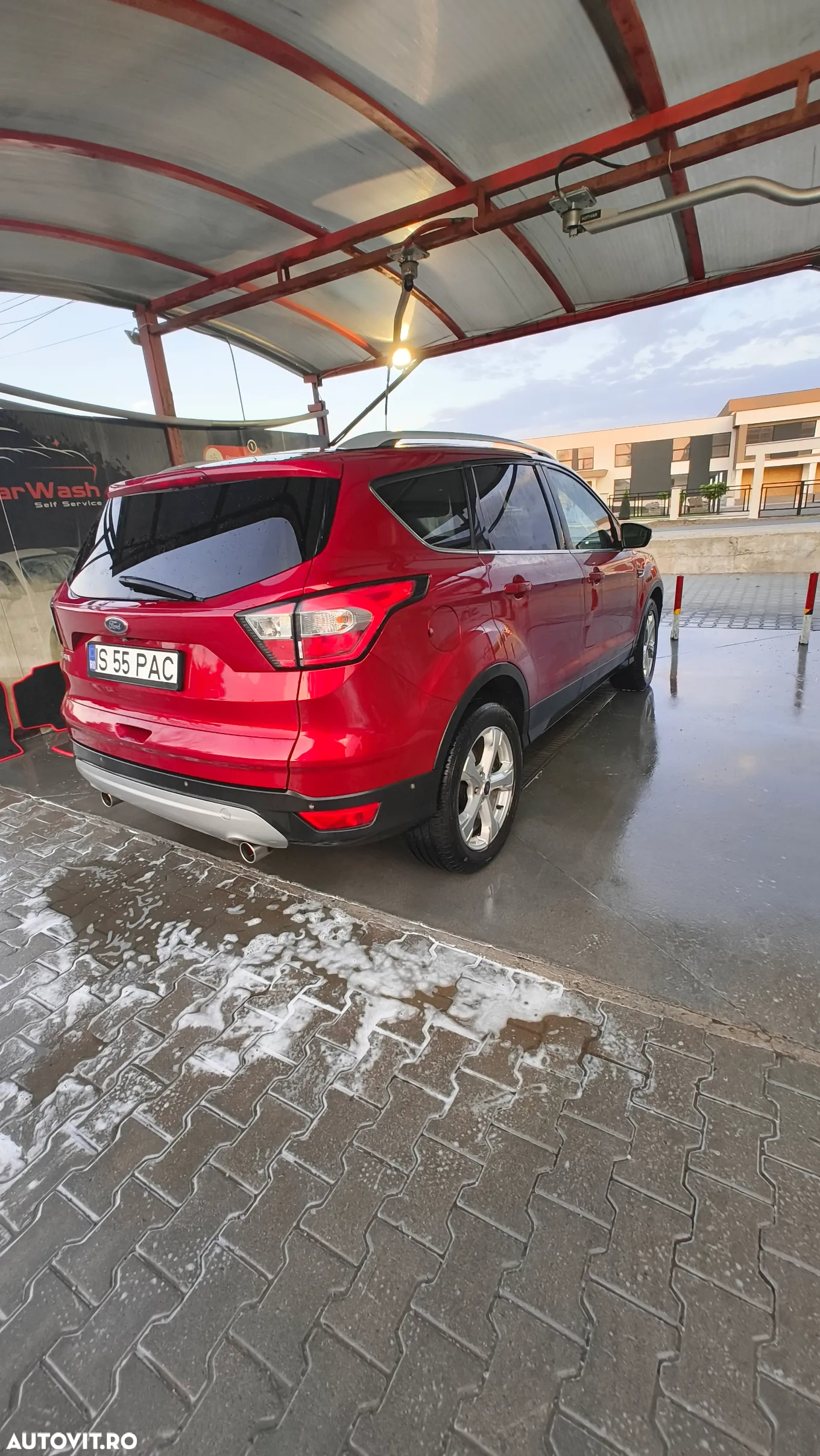 Ford Kuga 2.0 TDCi 4WD Powershift Titanium - 6