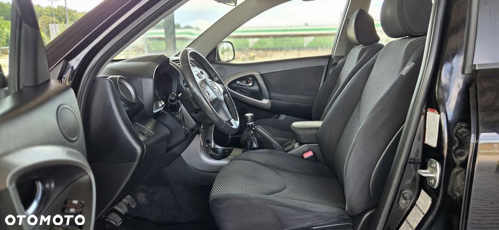 Toyota RAV4 2.2 D-4D 4x4 Sol - 28