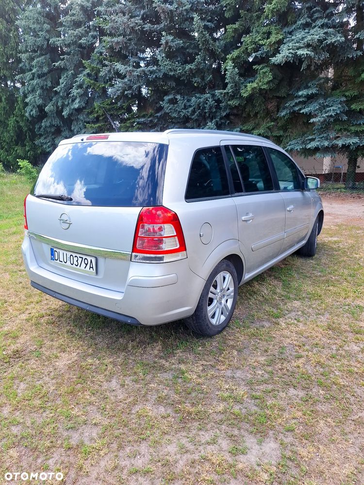 Opel Zafira 1.8 Cosmo EU5 - 3