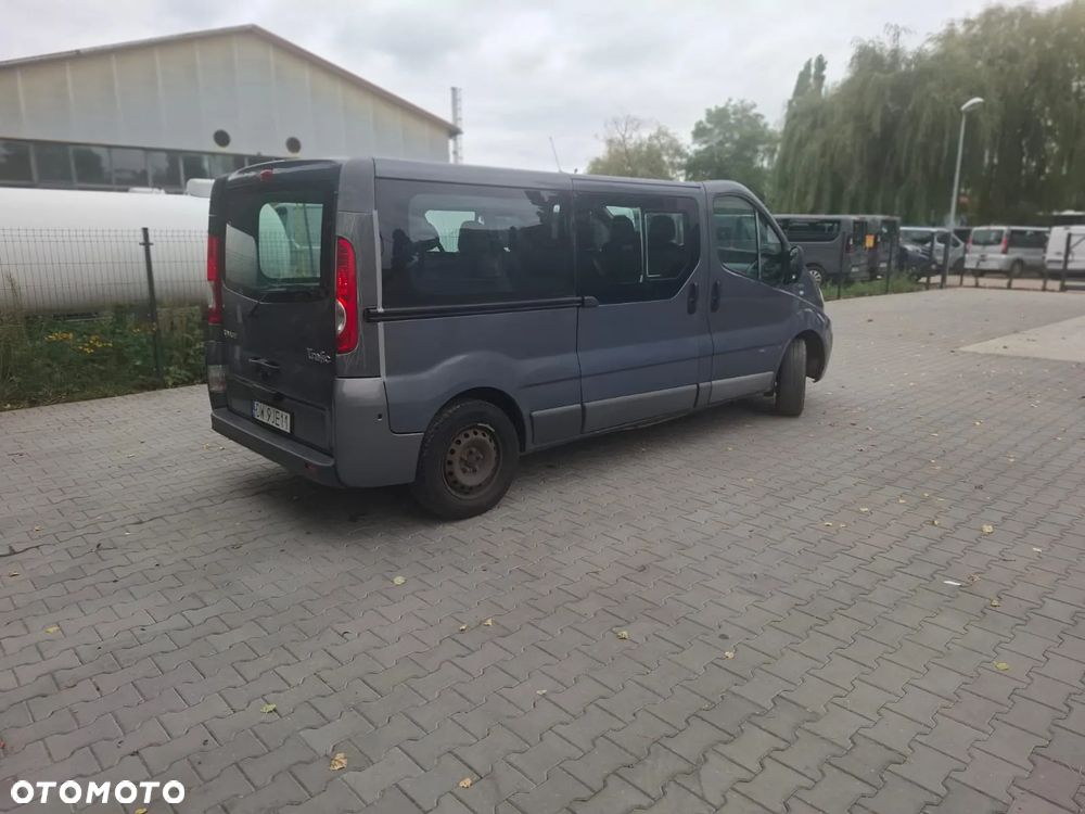 Renault Trafic Grand Passenger Black Edition - 6