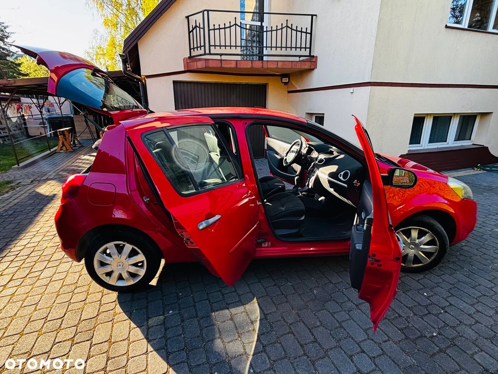 Renault Clio 1.2 16V Alize - 10