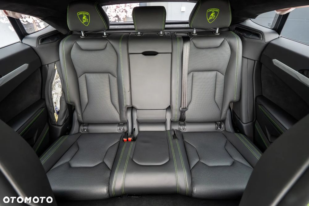 Lamborghini Urus Standard - 15