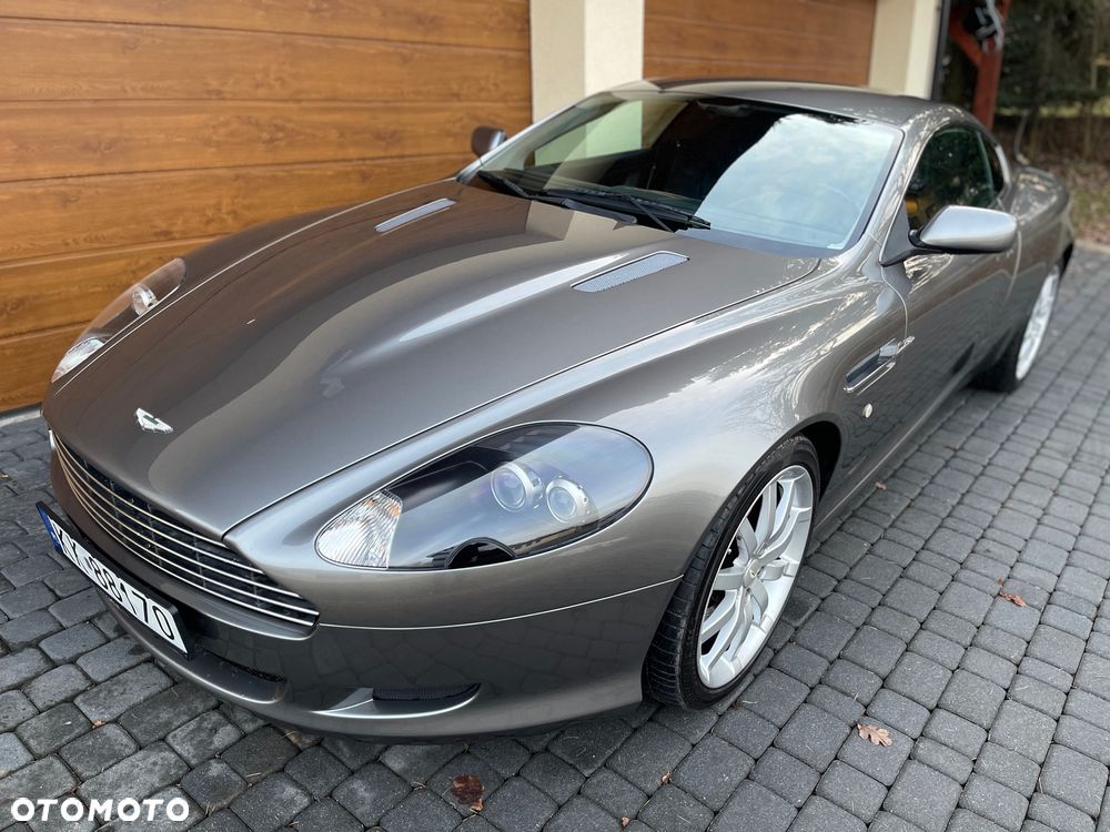 Aston Martin DB9 Standard - 1