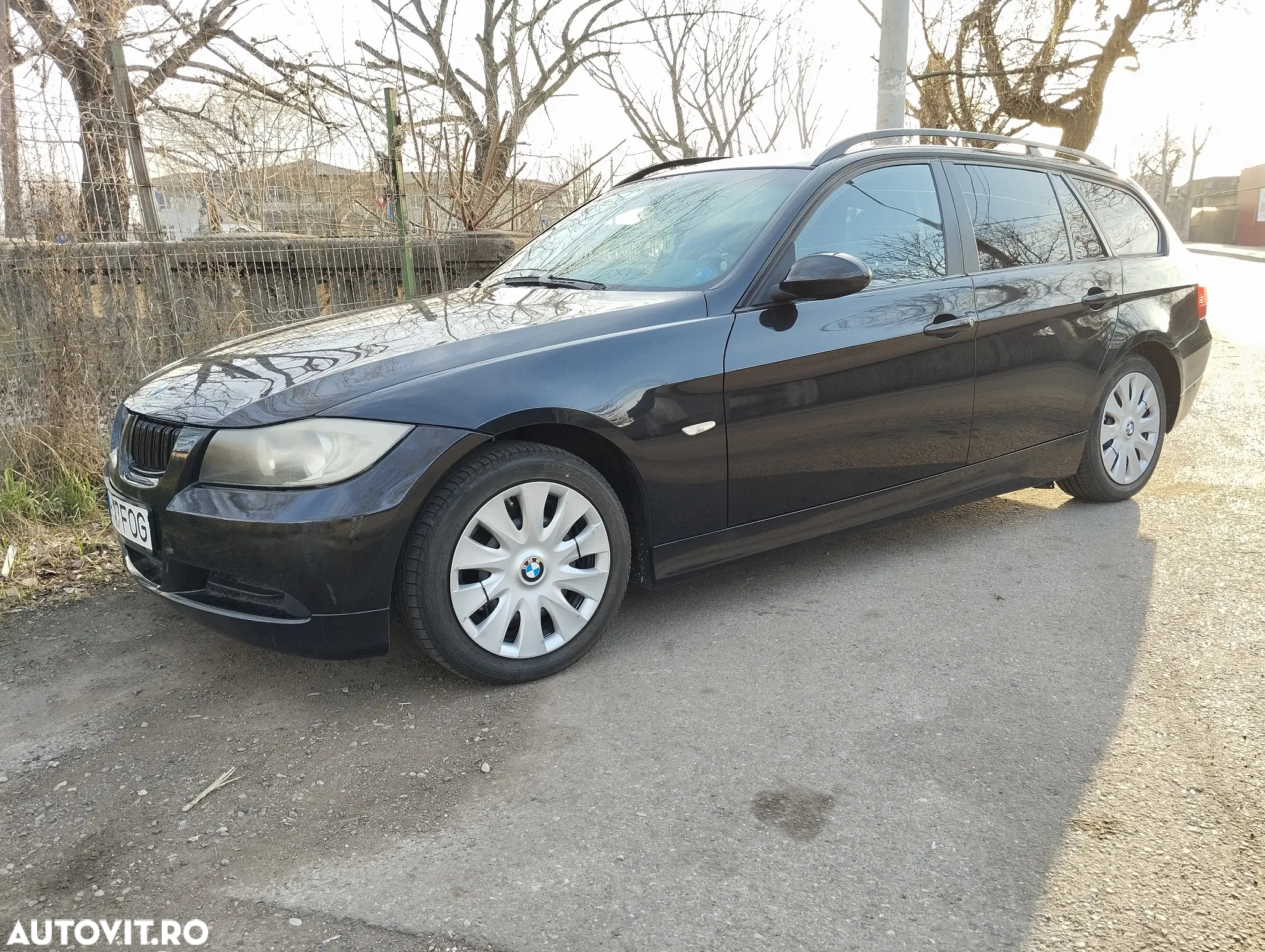 BMW Seria 3 318d DPF Touring - 15
