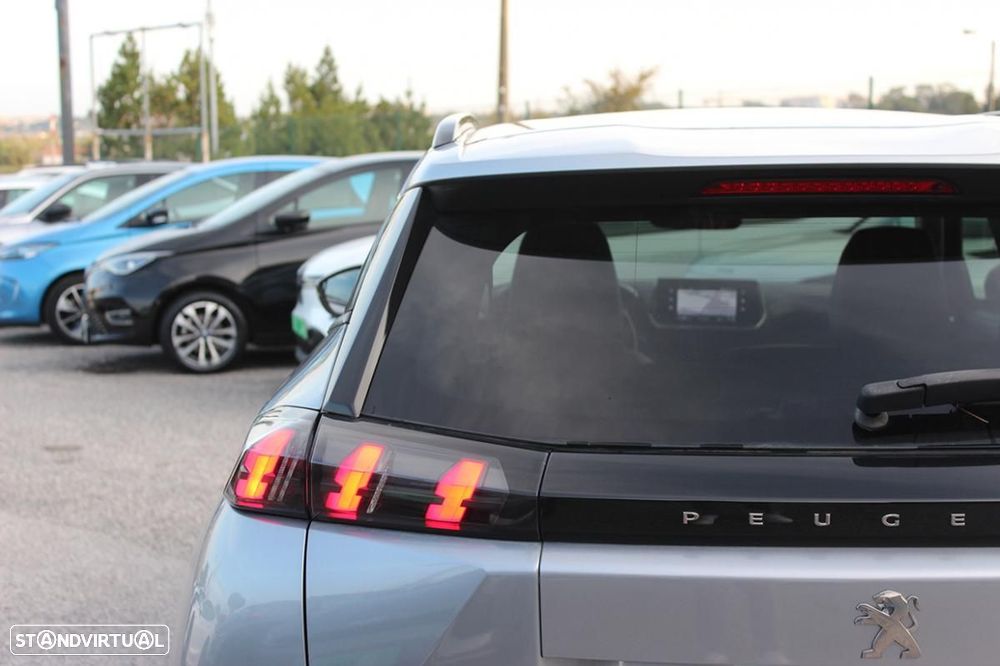 Peugeot e-2008 Allure - 9