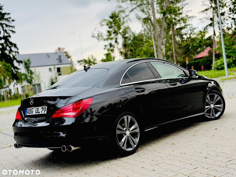 Mercedes-Benz CLA 200 AMG Line - 23