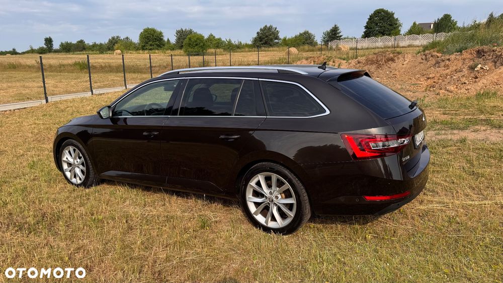Skoda Superb 2.0 TDI DSG Style - 4