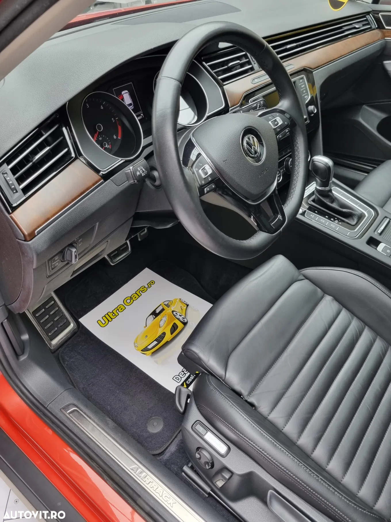 Volkswagen Passat Variant 2.0 TDI SCR DSG 4Motion Alltrack - 11