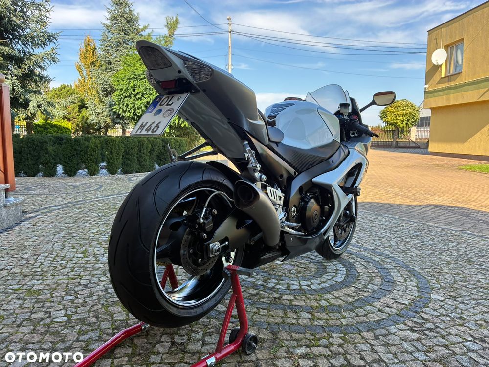 Suzuki GSX-R - 16