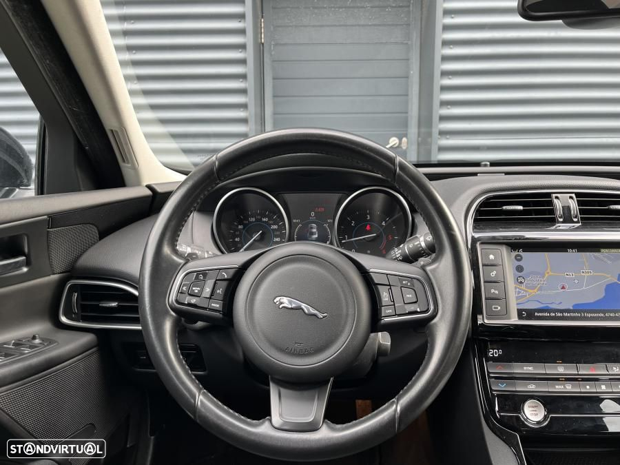 Jaguar XE 2.0 D Prestige Aut. - 9