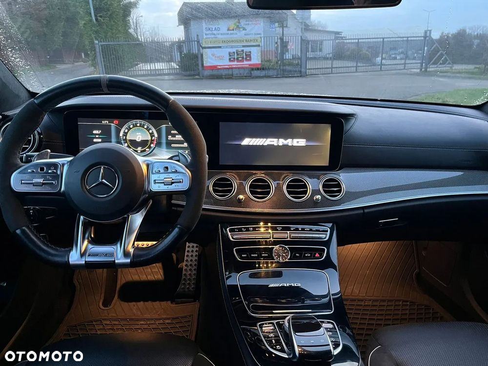 Mercedes-Benz Klasa E AMG 63 S 4Matic+ AMG Speedshift MCT-9G - 5