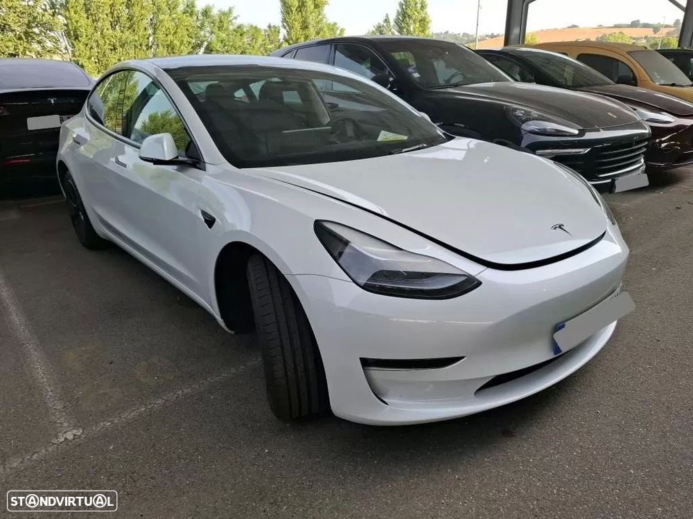 Tesla Model 3 - 1