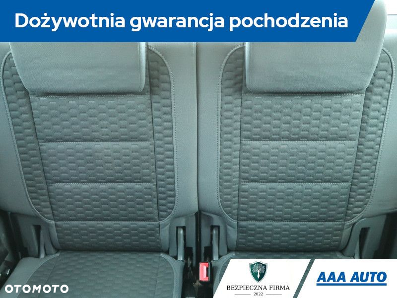 Volkswagen Touran - 20