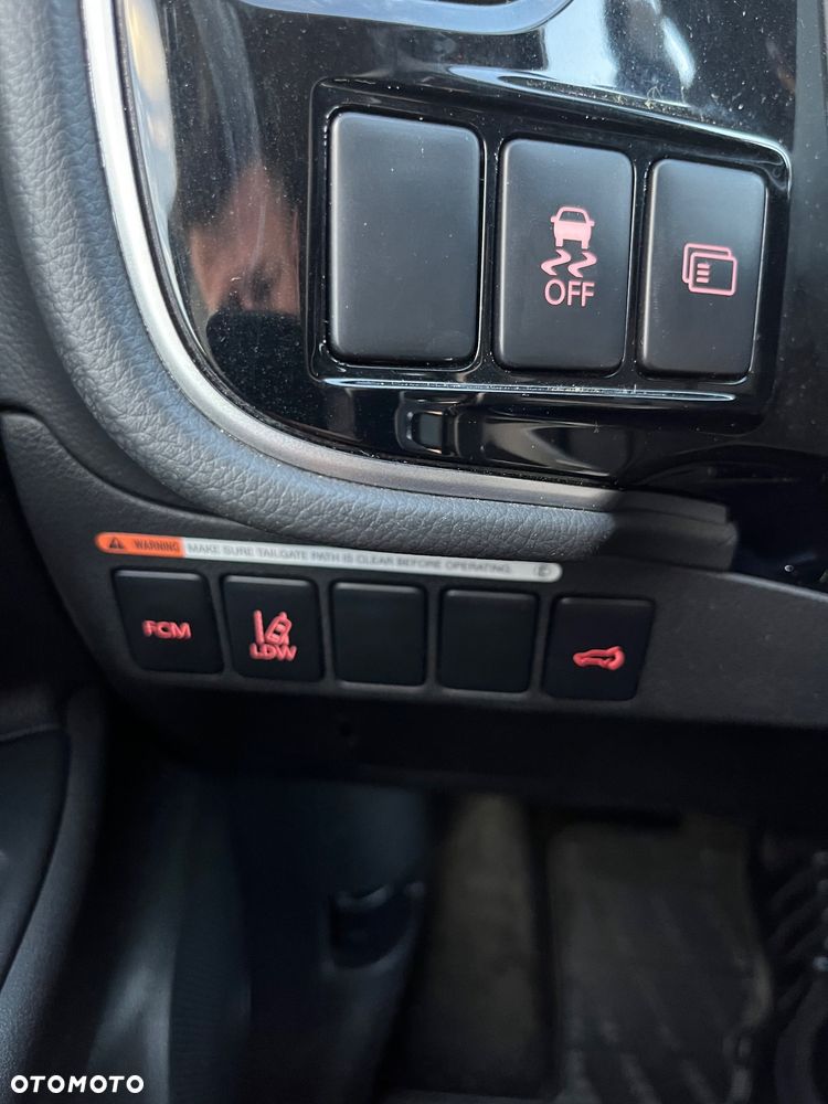 Mitsubishi Outlander - 35