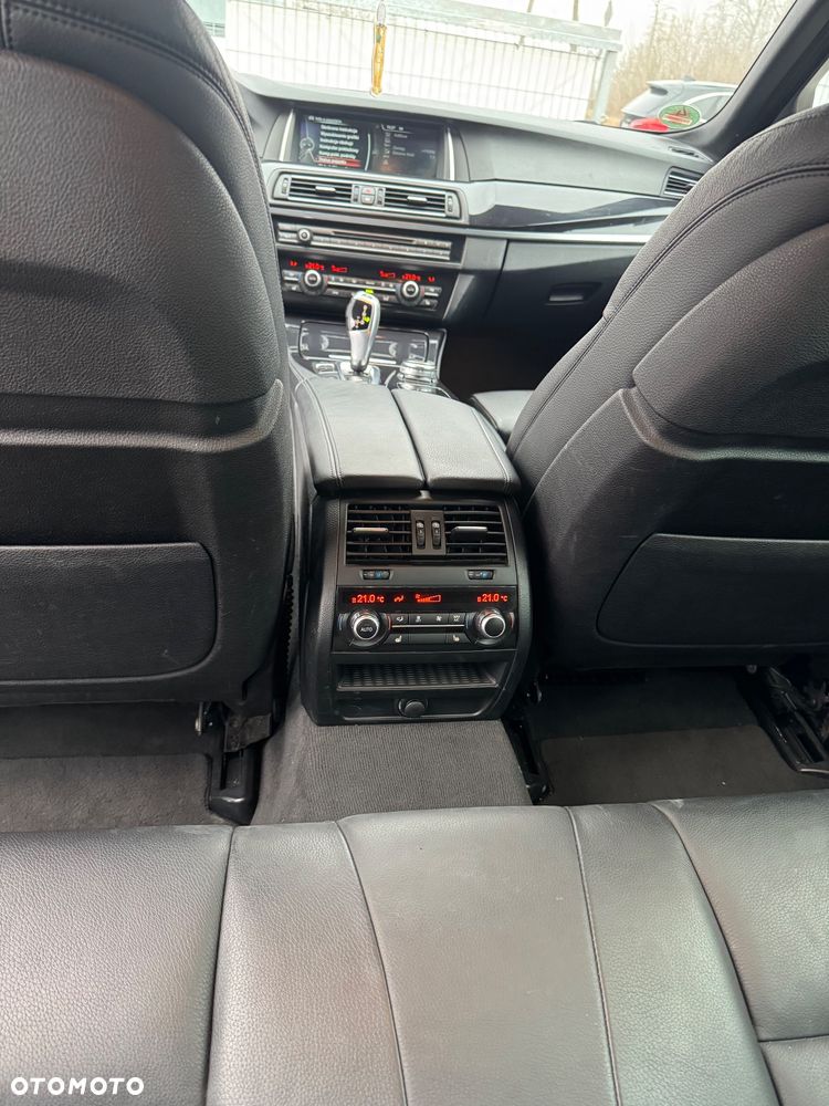 BMW Seria 5 525d xDrive - 25