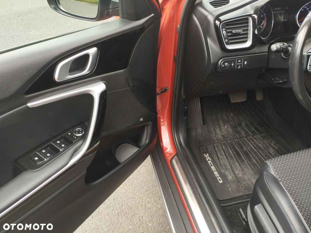 Kia XCeed 1.6 T-GDI L Business Line DCT - 10
