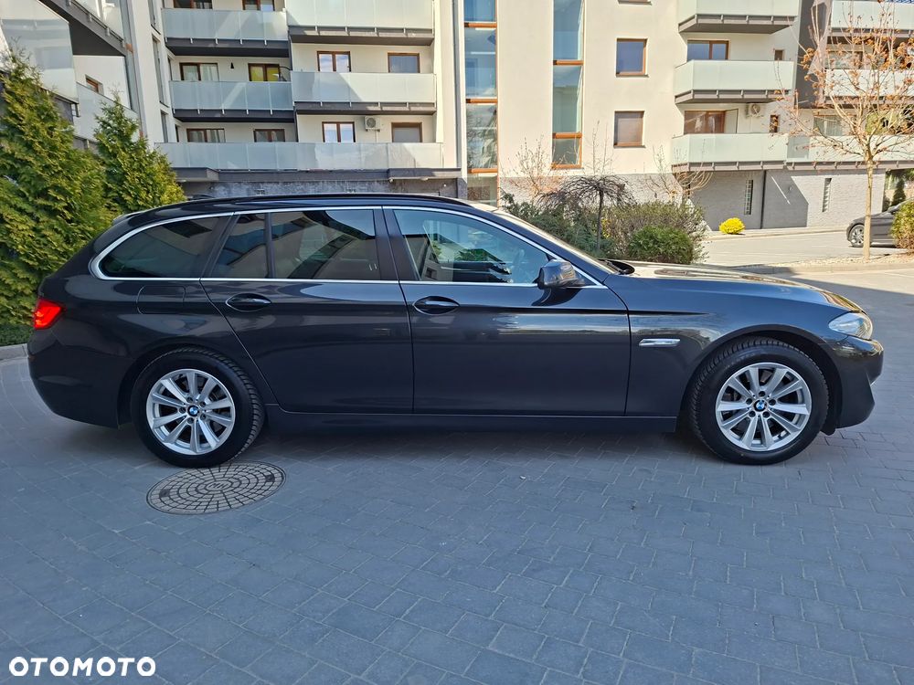 BMW Seria 5 528i Sport-Aut - 9