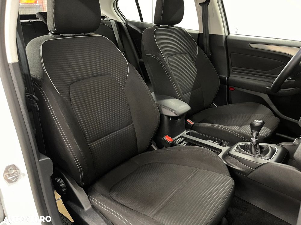 Ford Focus 1.0 EcoBoost MHEV Titanium - 10