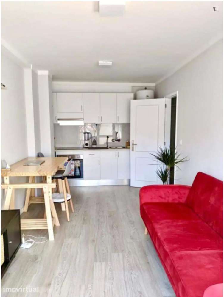 Apartamento com 1 quartos - localizado em Paranhos Porto - Grande imagem: 2/9