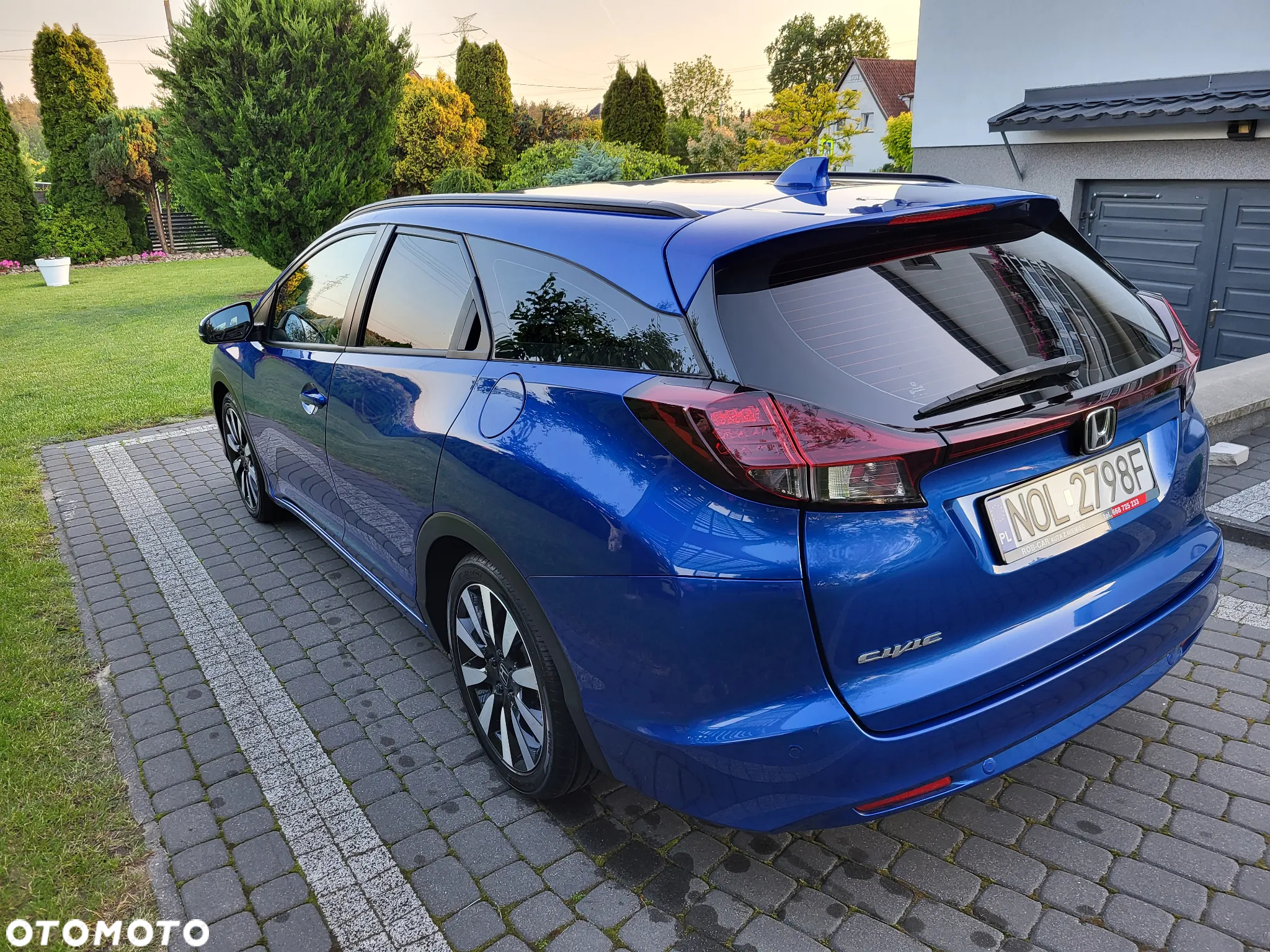 Honda Civic 1.8 i-VTEC Lifestyle Black Edition - 4