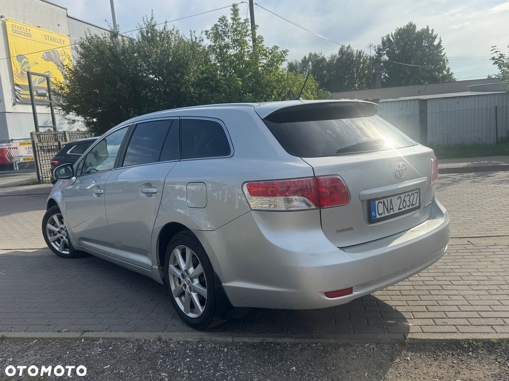 Toyota Avensis 2.2 D-CAT Combi Executive - 4