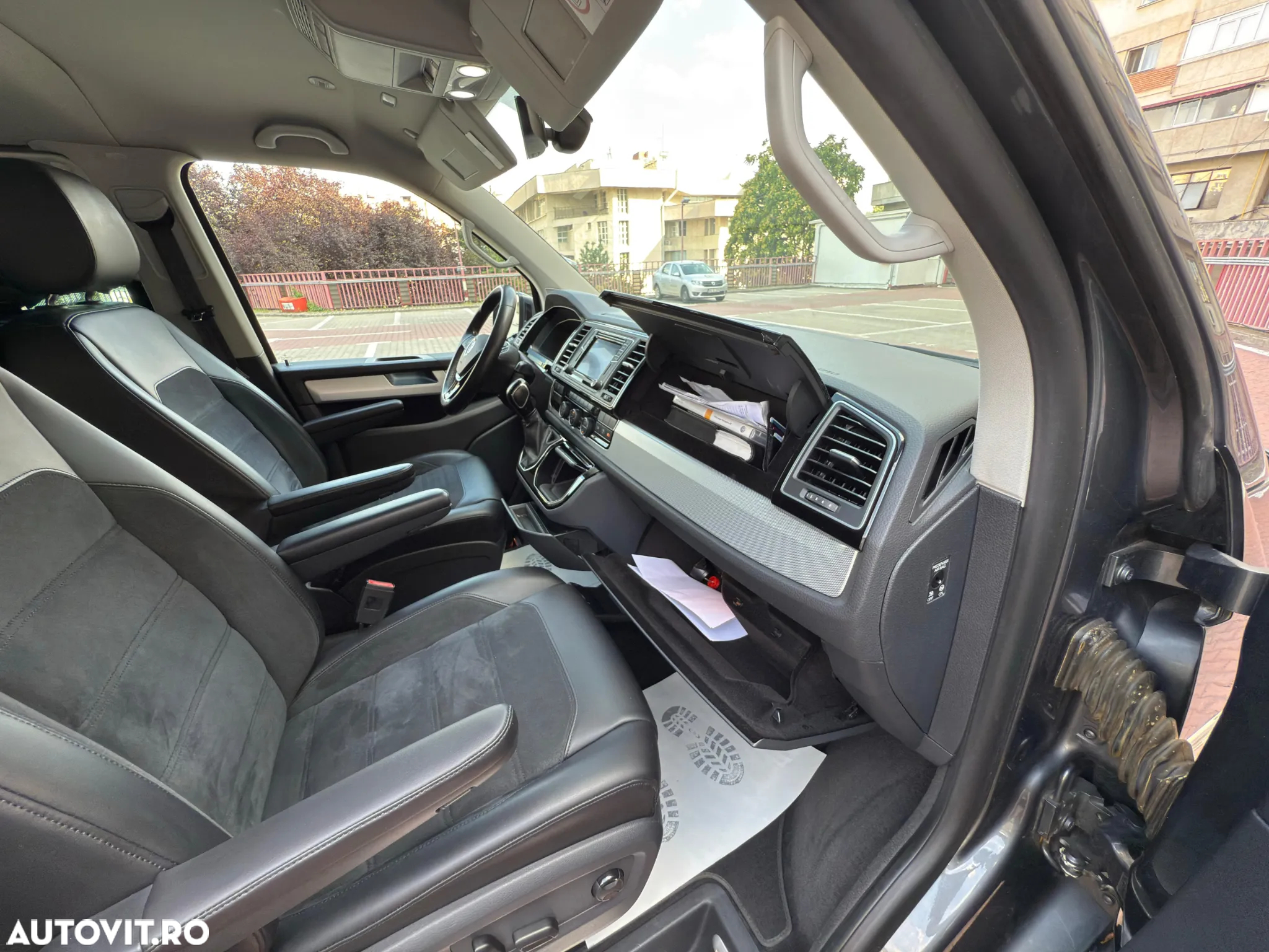 Volkswagen Multivan - 27