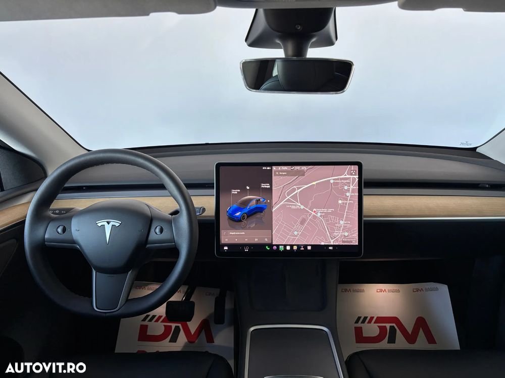 Tesla Model Y - 6